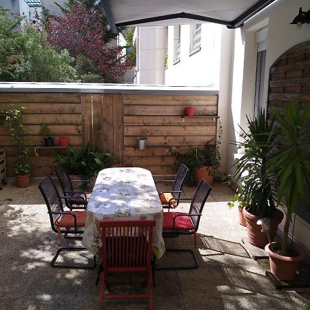 Cosy Rare 2 Bedroom Apartment Around A Private Garden Нейї-сюр-Сен Екстер'єр фото